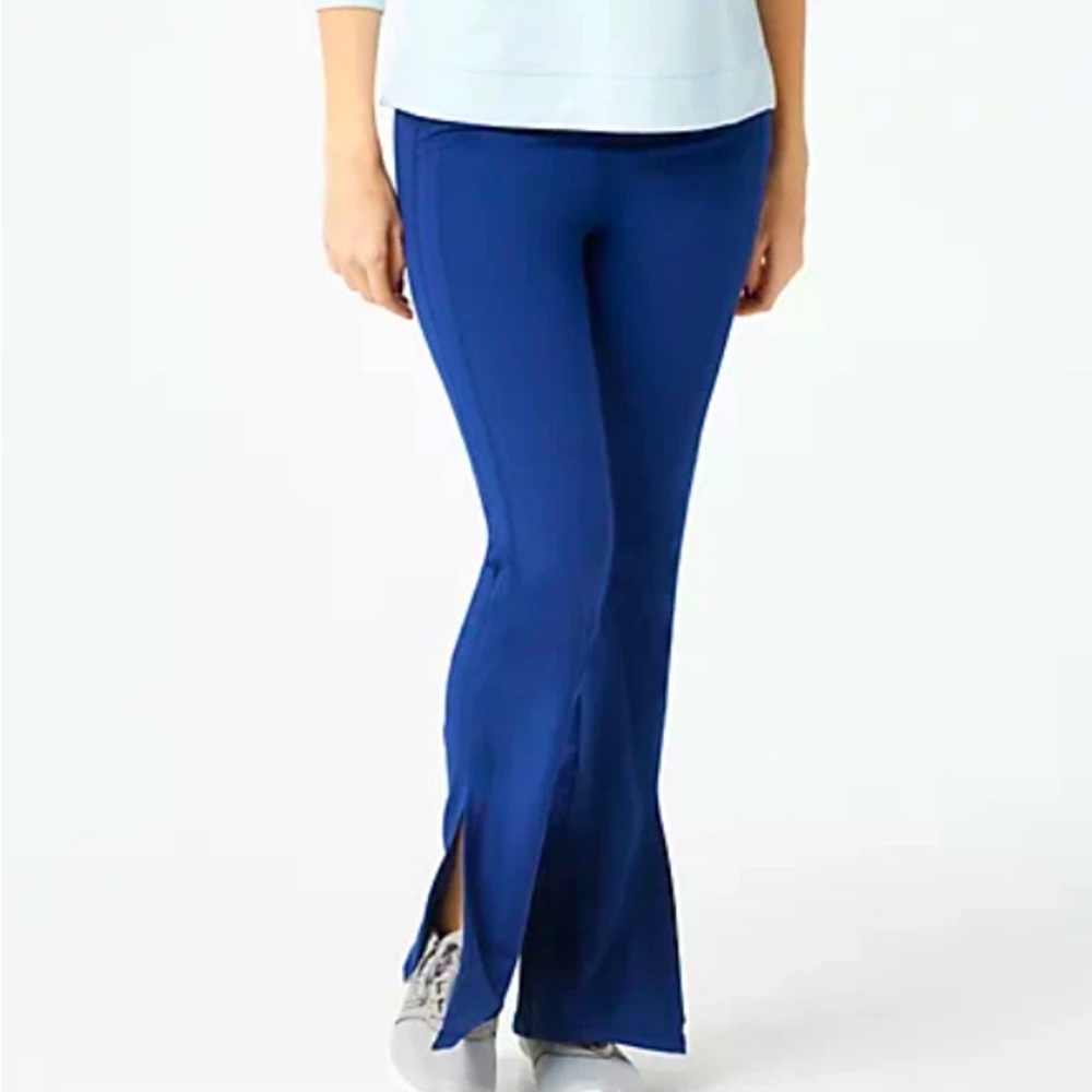 ZUDA, New Trendy Navy Split Leg Flared Leggings, XS, Flattering/Versatile!